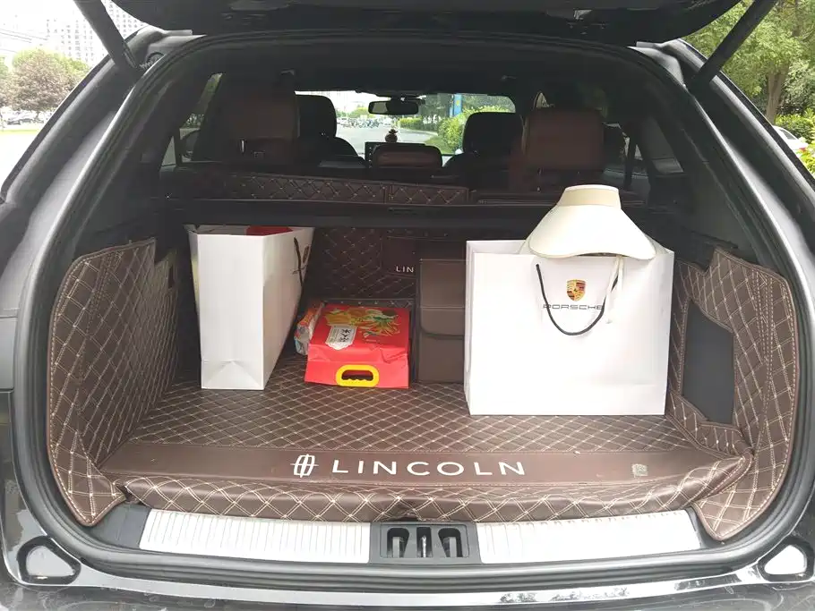 Lincoln Nautilus 2021