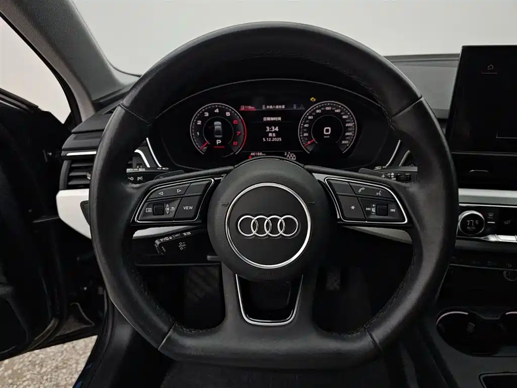 Audi A4L 2022 — фото 12