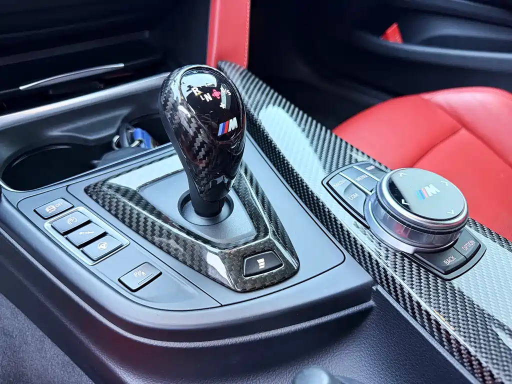 BMW M4 2018 — фото 19