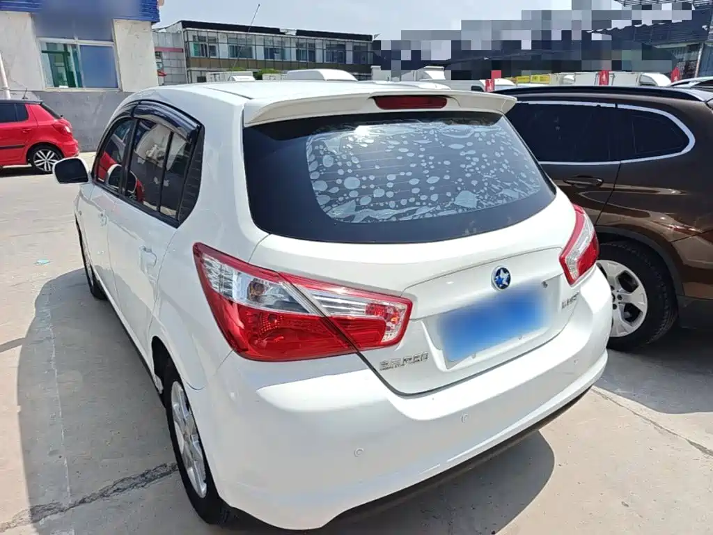 Venucia R50 2017