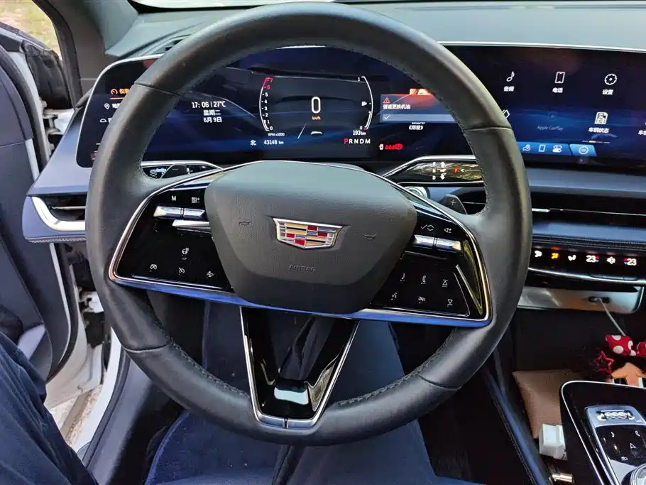 Cadillac GT4 2023 — фото 15