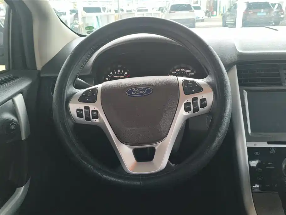 Ford Edge 2015 — фото 15