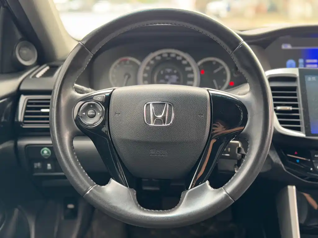 Honda Accord 2017 — фото 12
