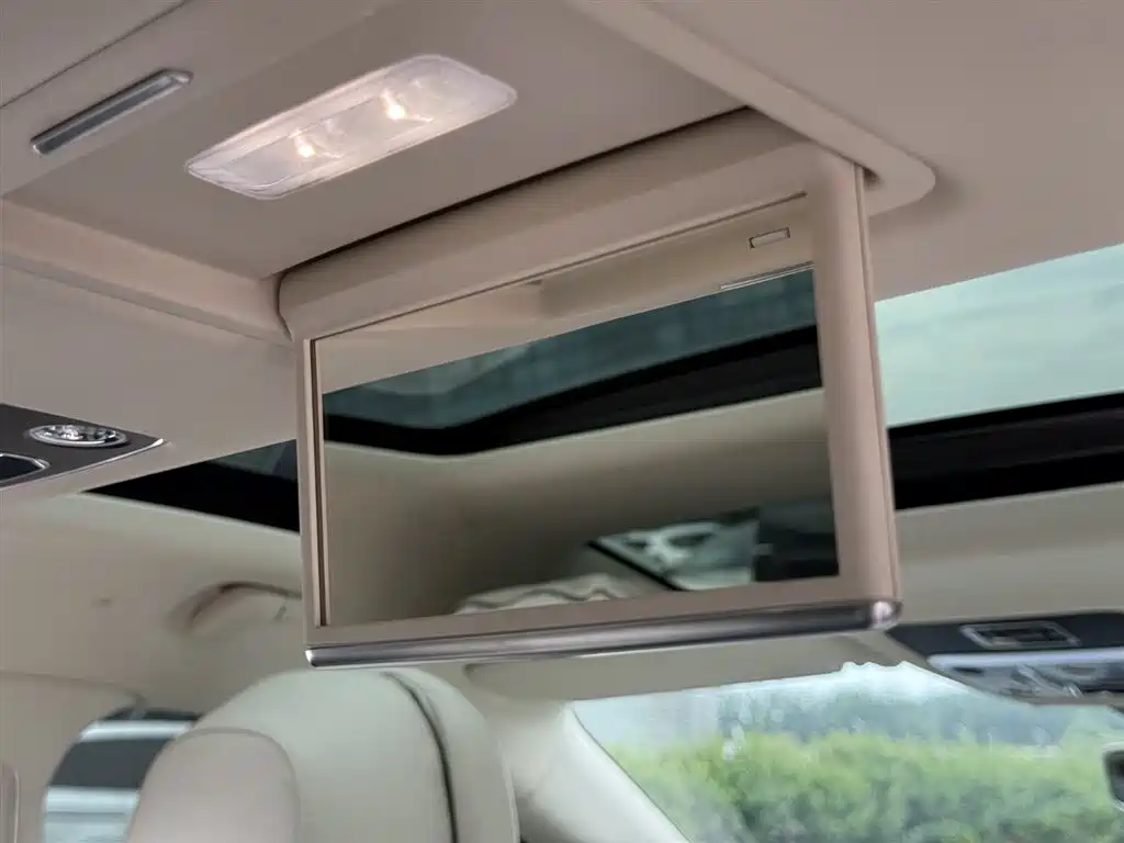 Bentley Flying Spur PHEV 2025 — фото 39