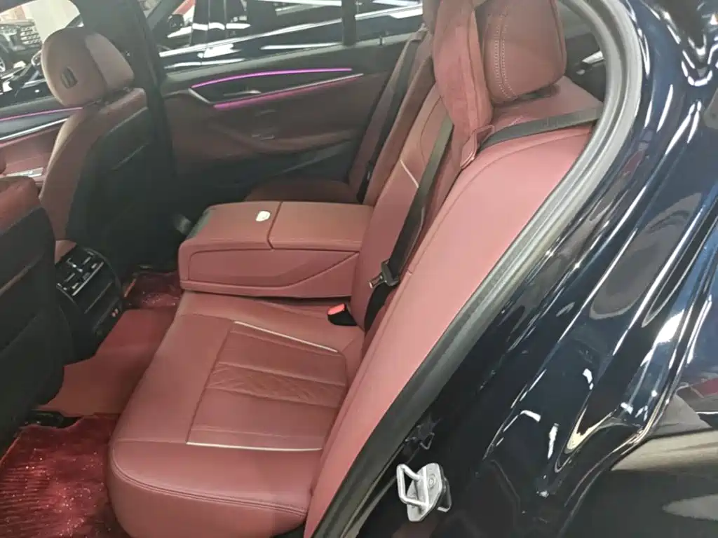 BMW 5 Series 2021 — фото 17