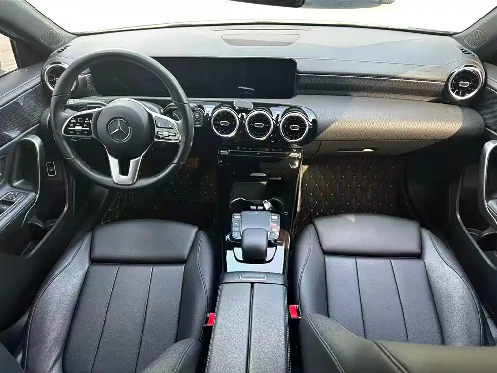 Mercedes-Benz A-Class 2021 — фото 13
