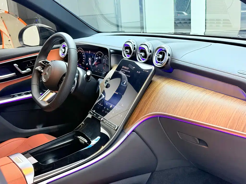 Mercedes-Benz GLC 2025