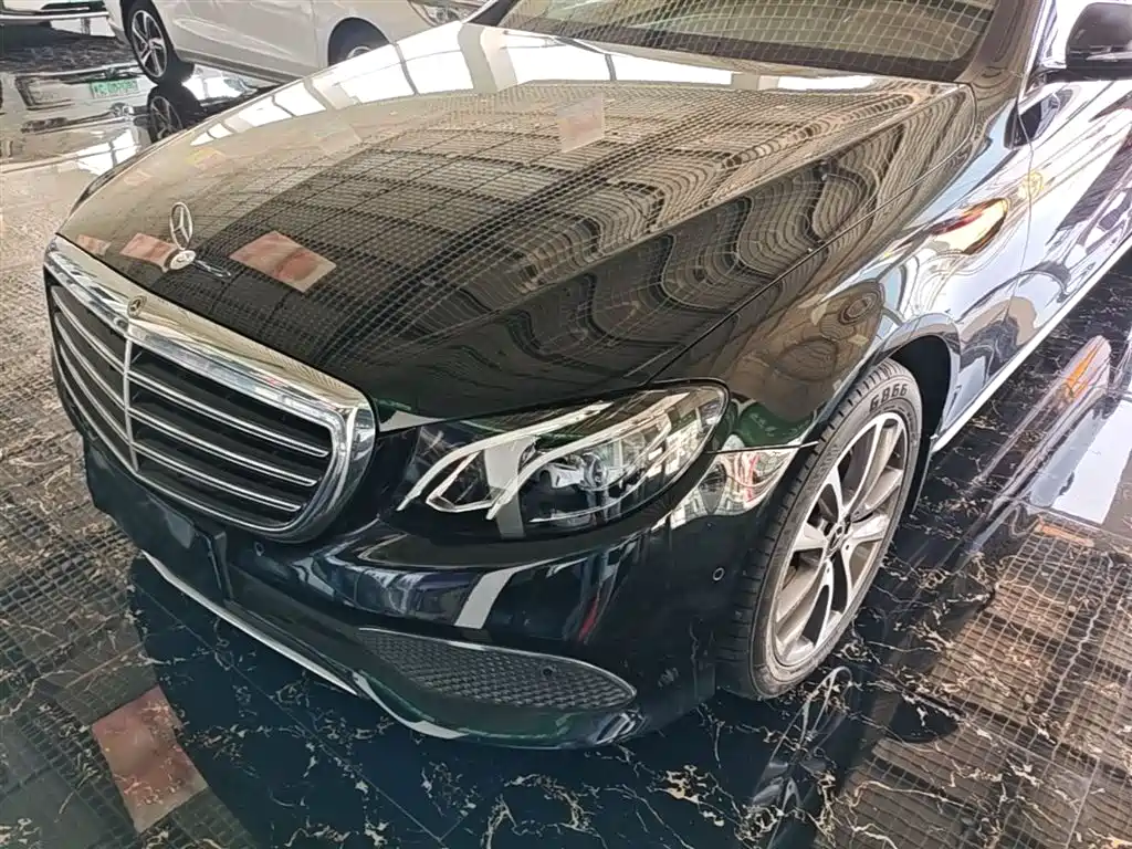 Mercedes-Benz E-Class 2018 — фото 23