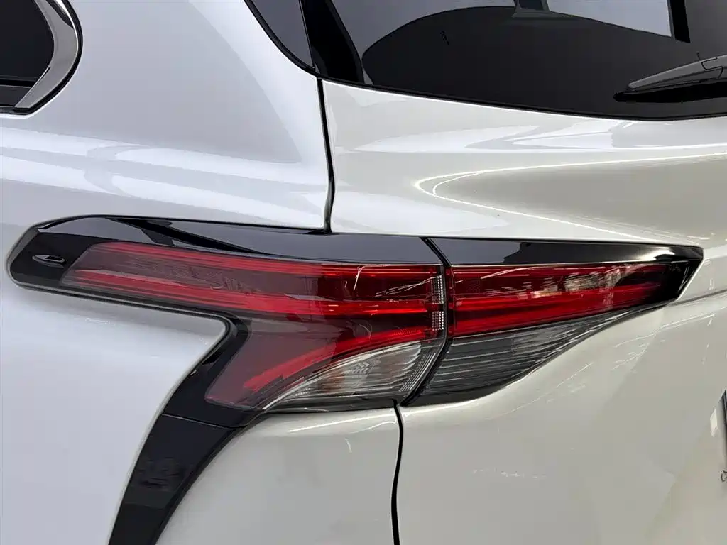 Toyota Sienna 2024 — фото 11