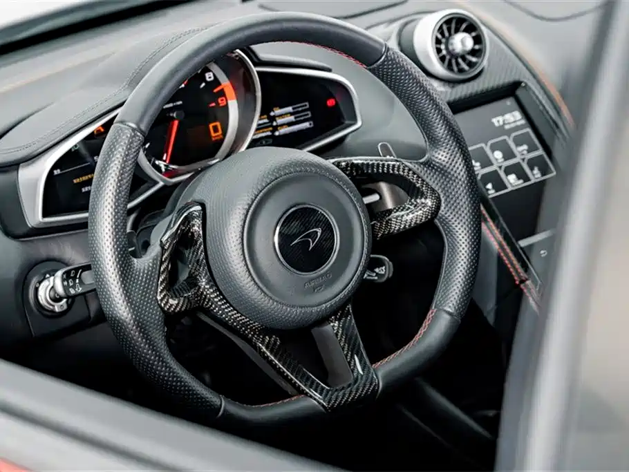 McLaren 650S 2017 — фото 17
