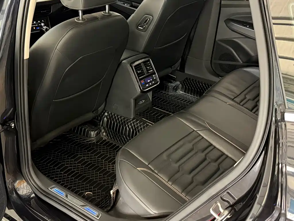 Volkswagen Passat PHEV 2021 — фото 14