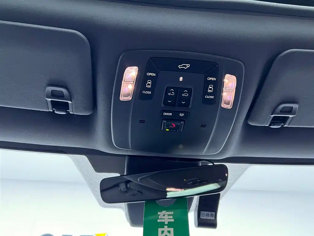Toyota Sienna 2024 — фото 25