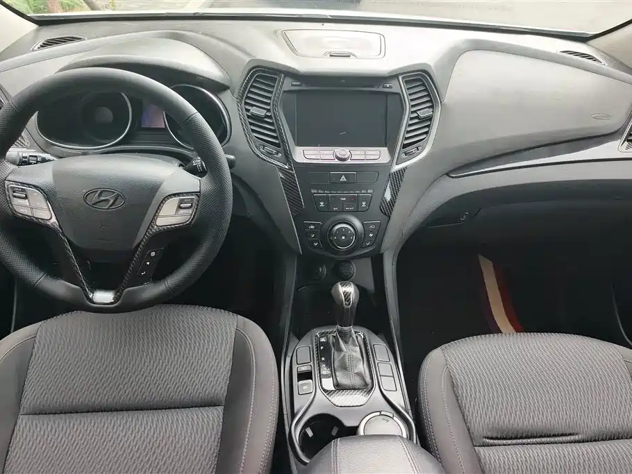 Hyundai Santa Fe 2013 — фото 12