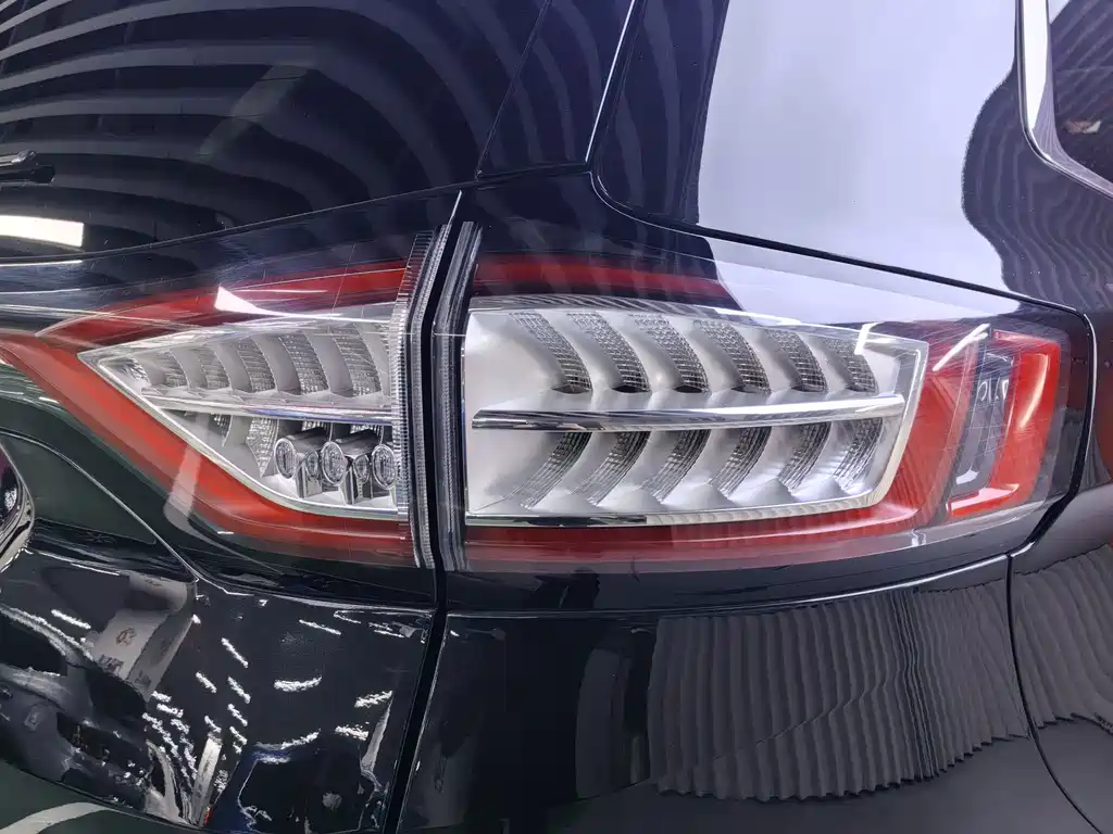 Ford Edge 2016 — фото 12