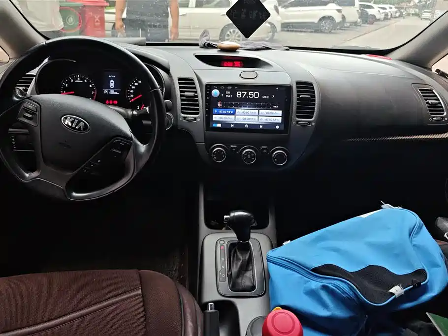 Kia K3 2015 — фото 12