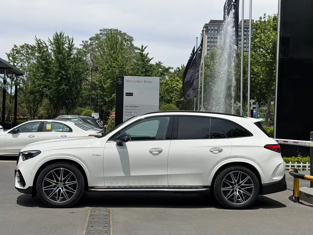 Mercedes-Benz GLC AMG 2025 — фото 7