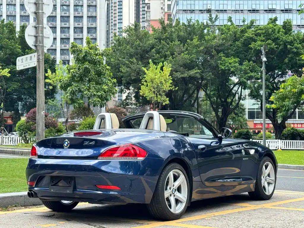 BMW Z4 2010 — фото 16