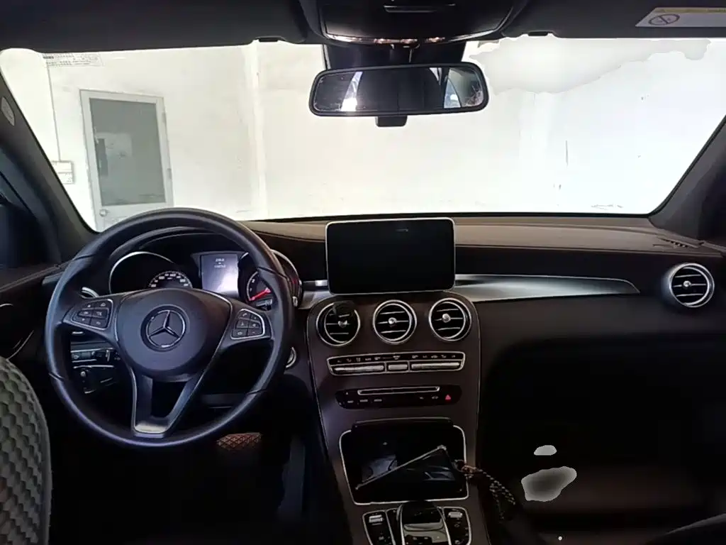 Mercedes-Benz GLC 2017 — фото 10