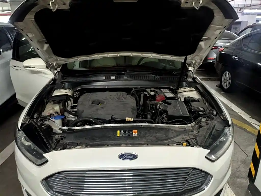 Ford Mondeo 2015 — фото 20