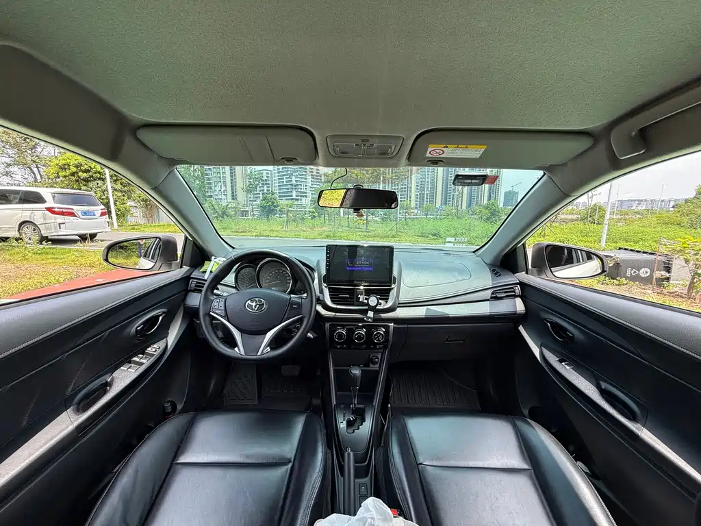 Toyota Yaris L 2022 — фото 14