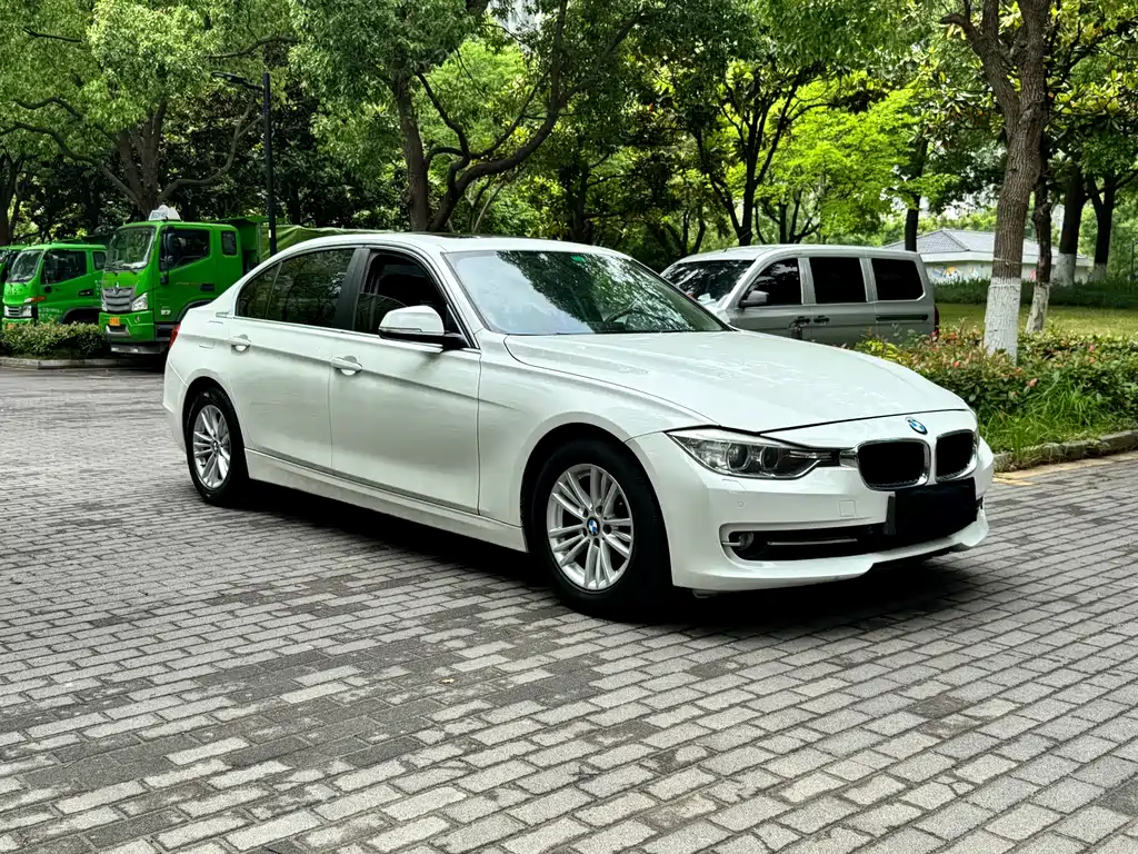 BMW 3 Series 2013 — фото 1