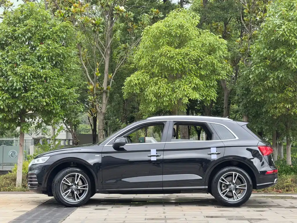 Audi Q5L 2019 — фото 10