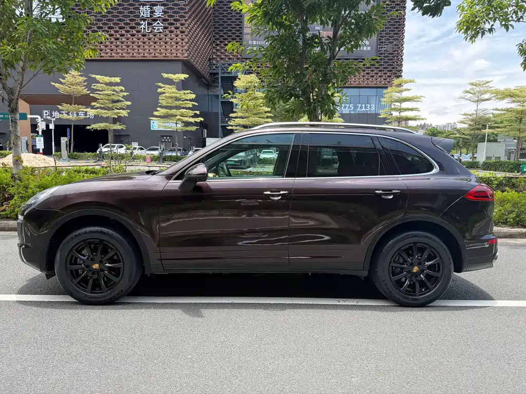 Porsche Cayenne 2017 — фото 6