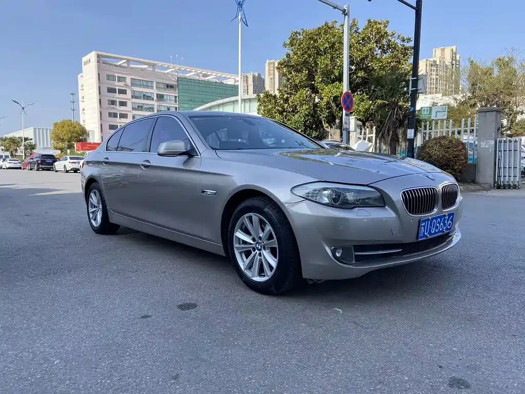 BMW 5 Series 2012 — фото 3