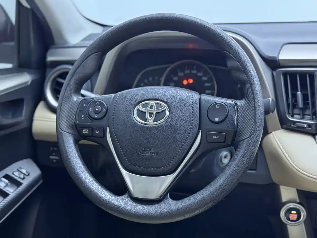 Toyota RAV4 2016 — фото 19
