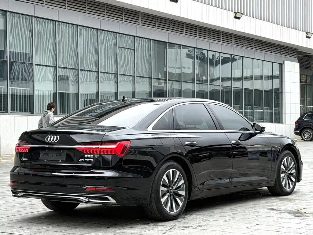 Audi A6L 2022 — фото 9