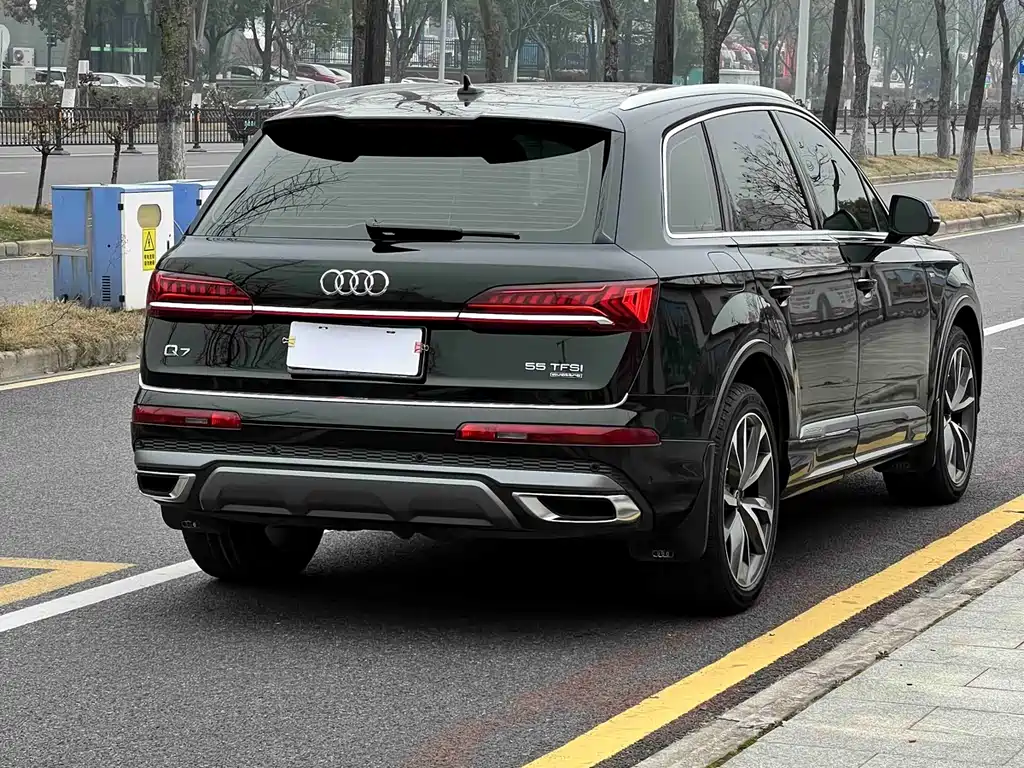 Audi Q7 2023 — фото 5