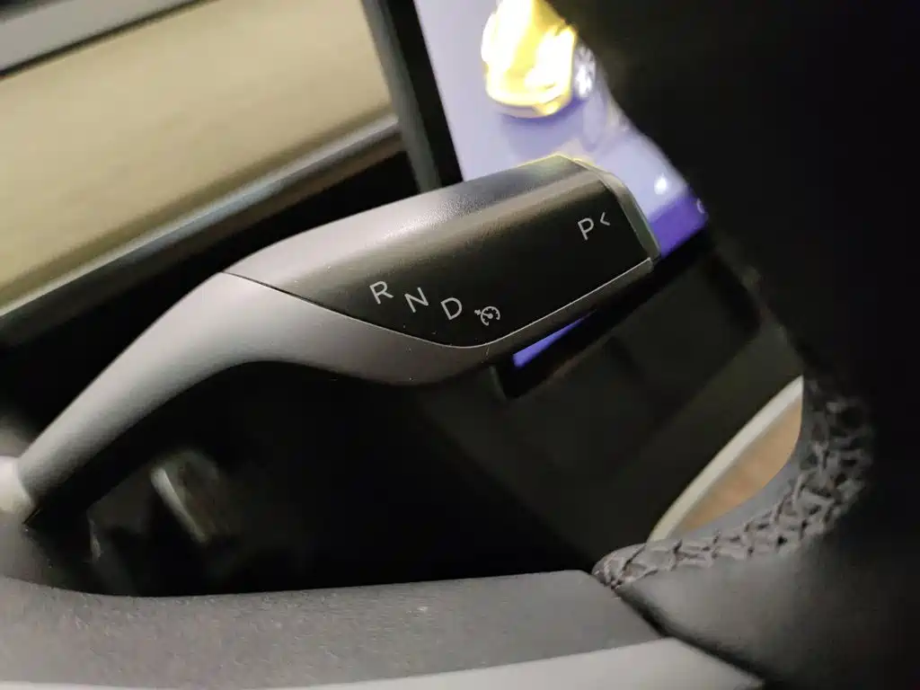 Tesla Model Y 2023 — фото 11
