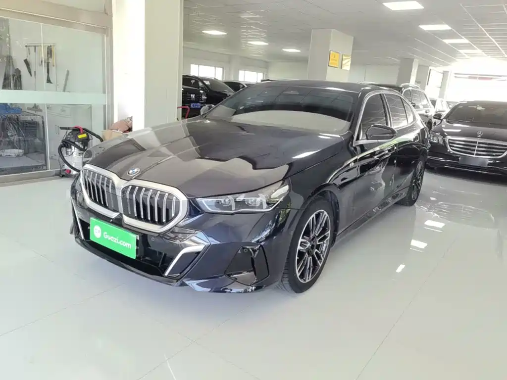 BMW 5 Series 2025
