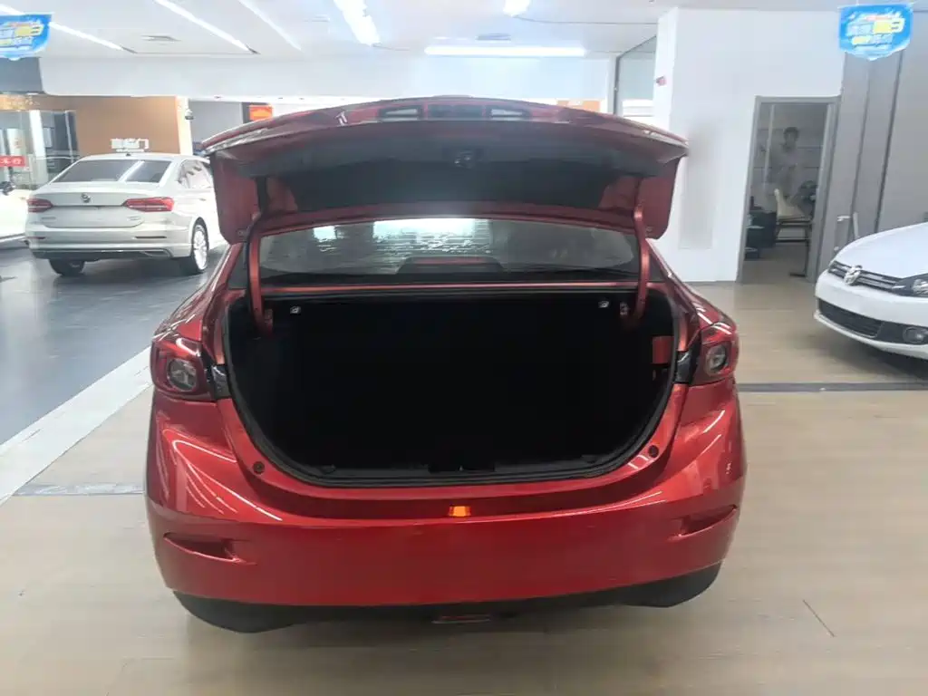 Mazda 3 Axela 2019 — фото 19