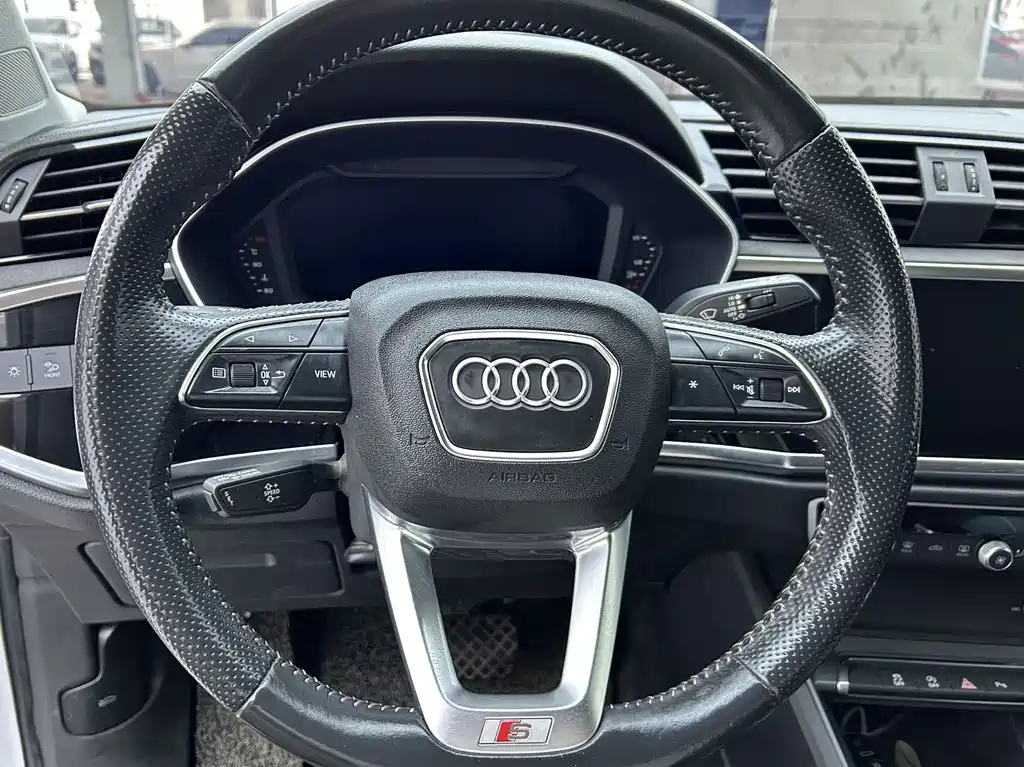 Audi Q3 Sportback 2021 — фото 14