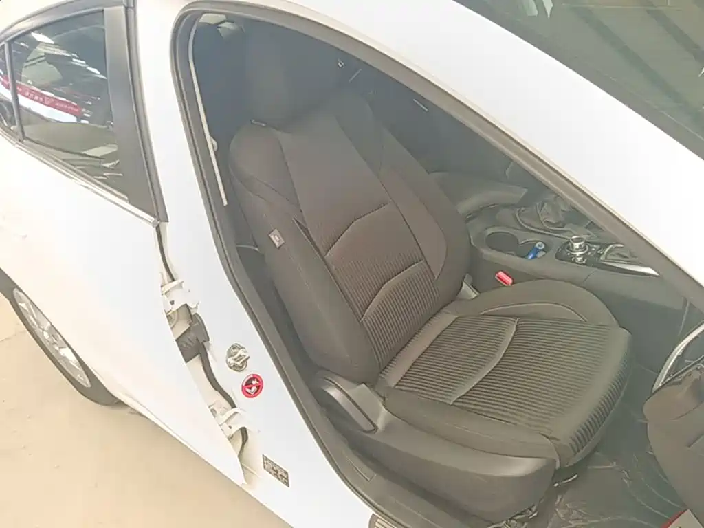Mazda 3 Axela 2015 — фото 25
