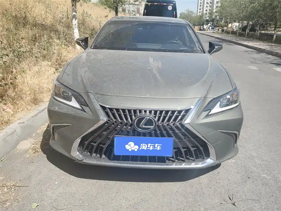 Lexus ES 2024