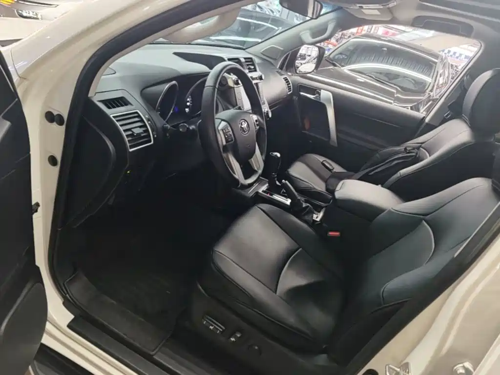 Toyota Prado 2017 — фото 16