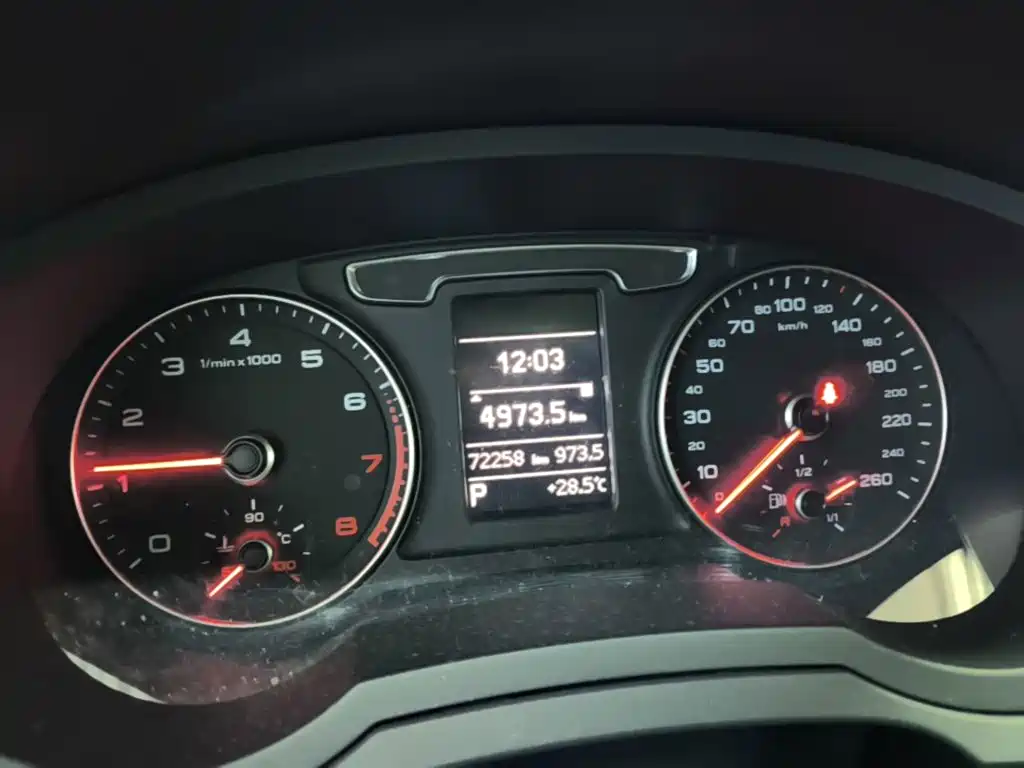 Audi Q3 2017 — фото 12