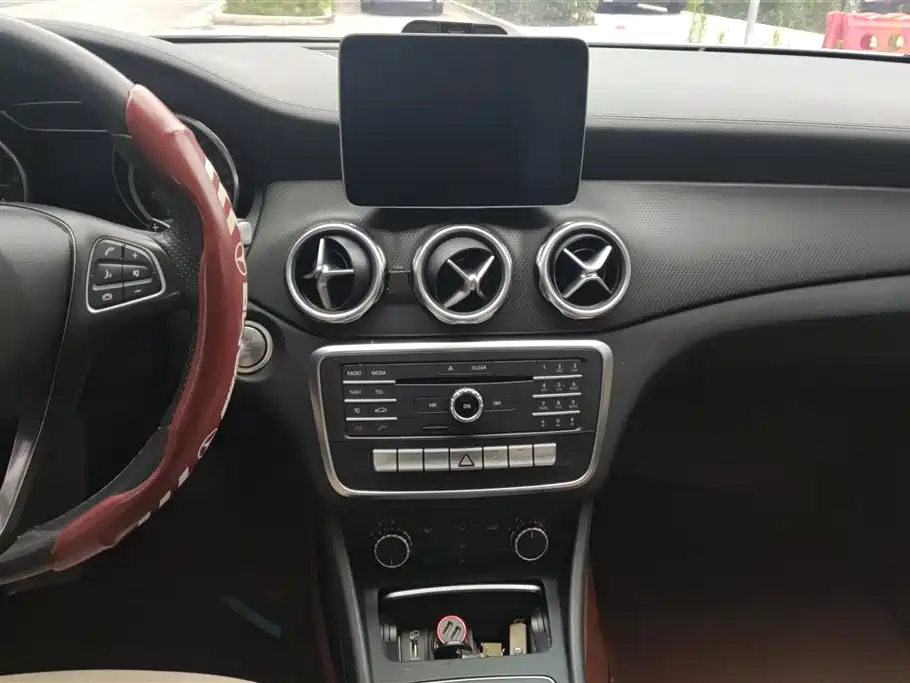 Mercedes-Benz GLA 2018 — фото 13