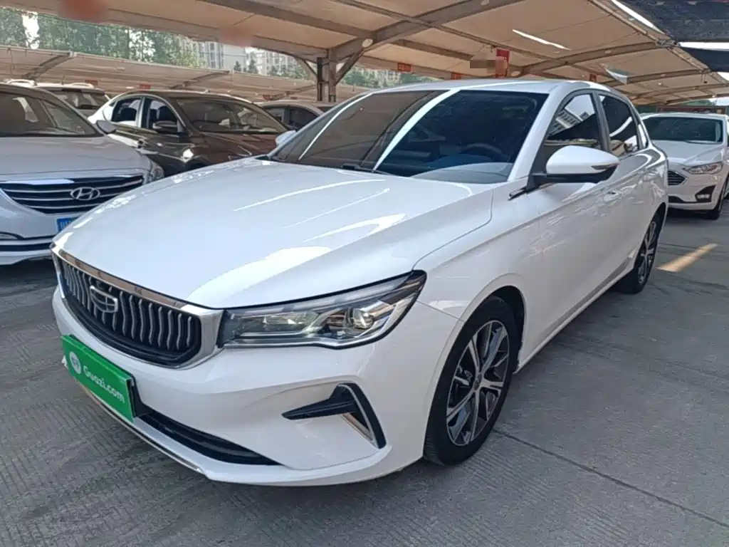 Geely Emgrand 2022