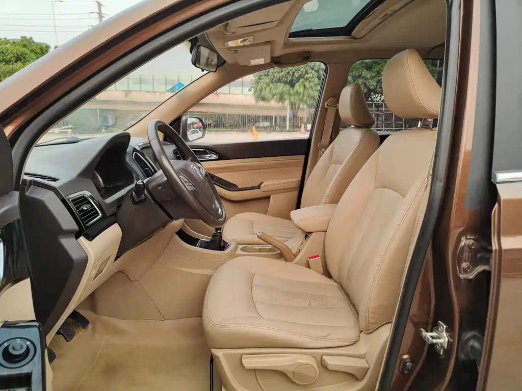 Baojun 730 2015