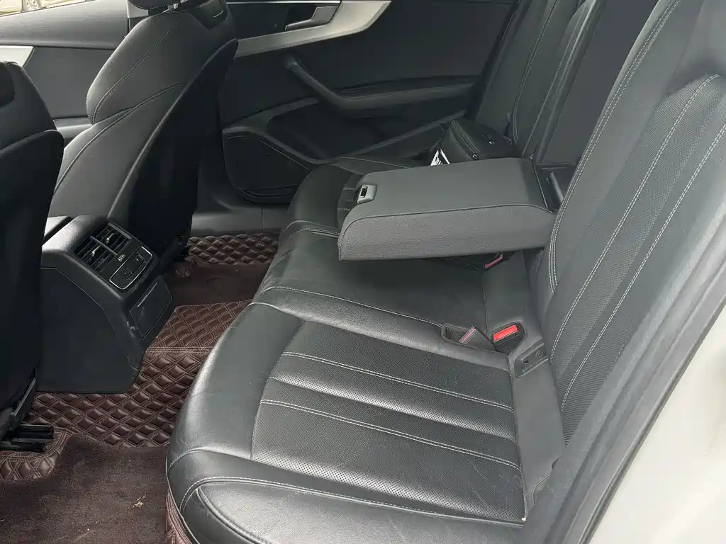 Audi A4L 2023