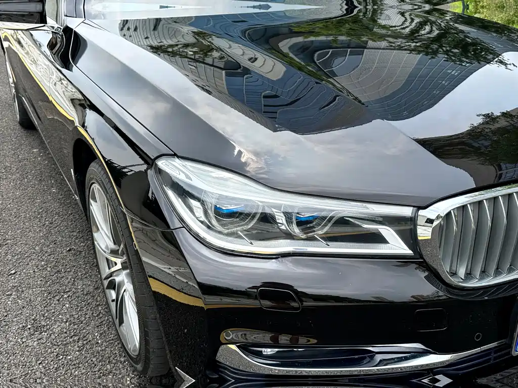 BMW 7 Series 2018 — фото 20