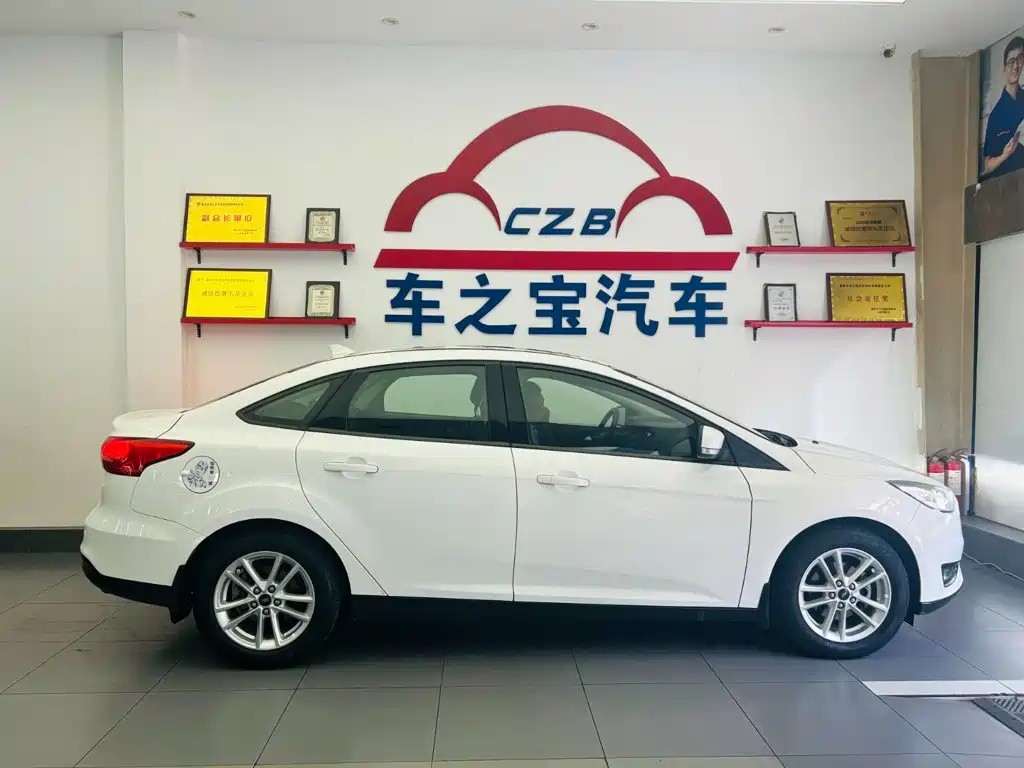 Ford Focus 2017 — фото 8