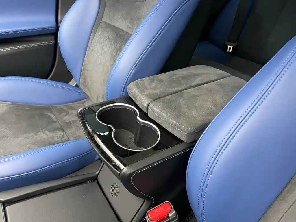 Tesla Model S 2016 — фото 16