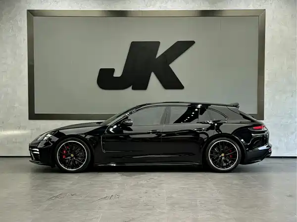 Porsche Panamera 2021
