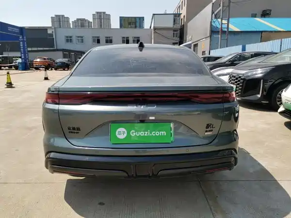 BYD Han L 2025