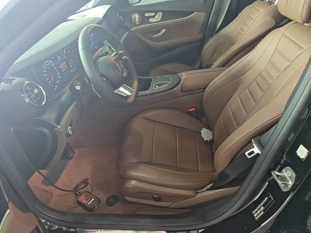 Mercedes-Benz E-Class 2023 — фото 15