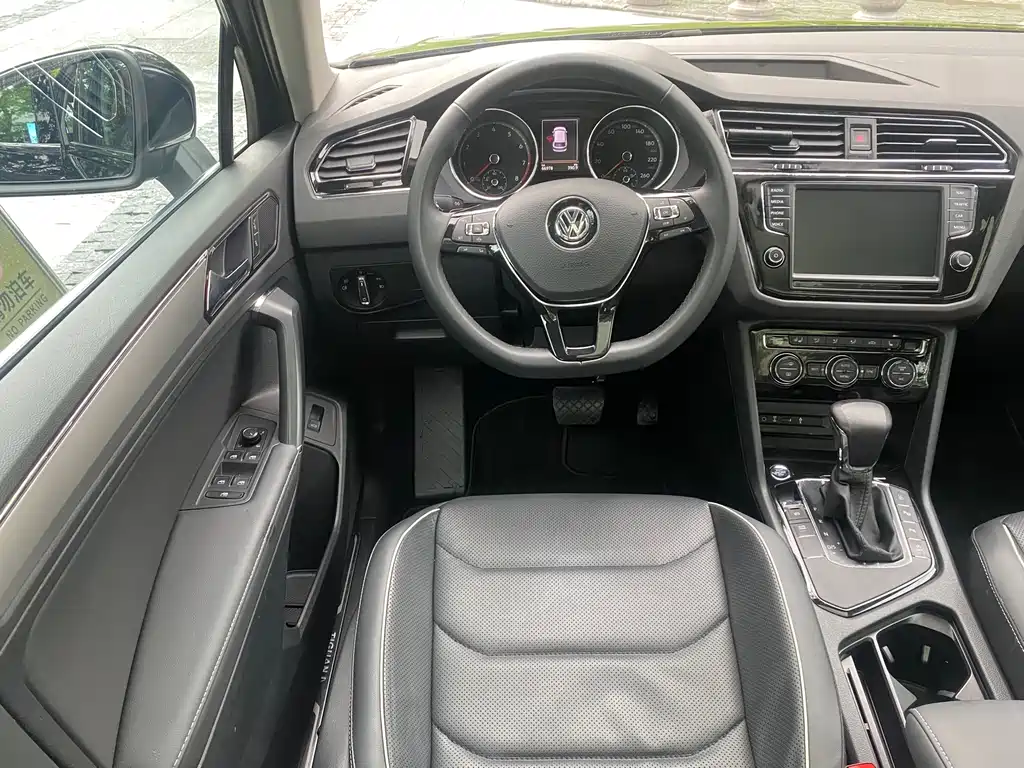 Volkswagen Tiguan L 2018 — фото 13